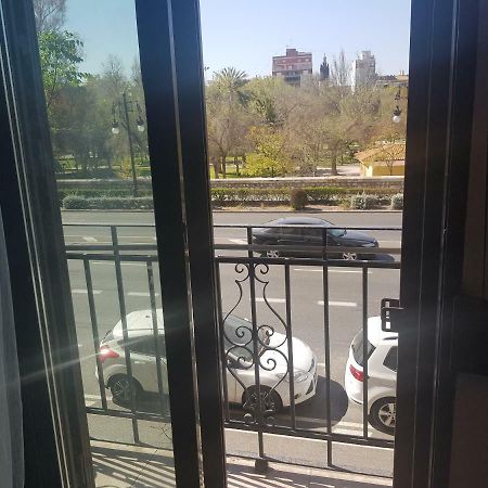 Domus Valencia Apartamentos Centro Frente A Torres De Serrano Екстериор снимка