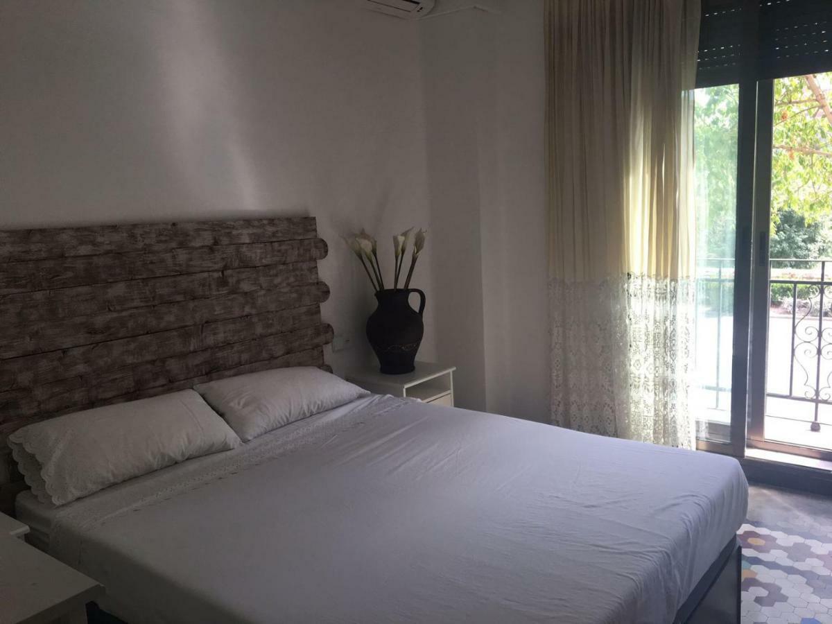 Domus Valencia Apartamentos Centro Frente A Torres De Serrano Екстериор снимка