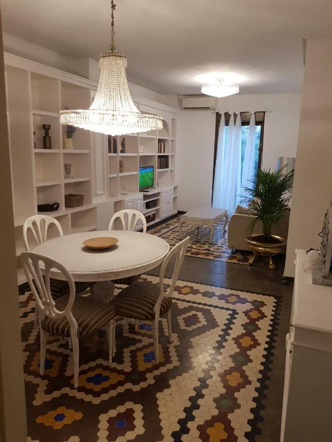 Domus Valencia Apartamentos Centro Frente A Torres De Serrano Екстериор снимка